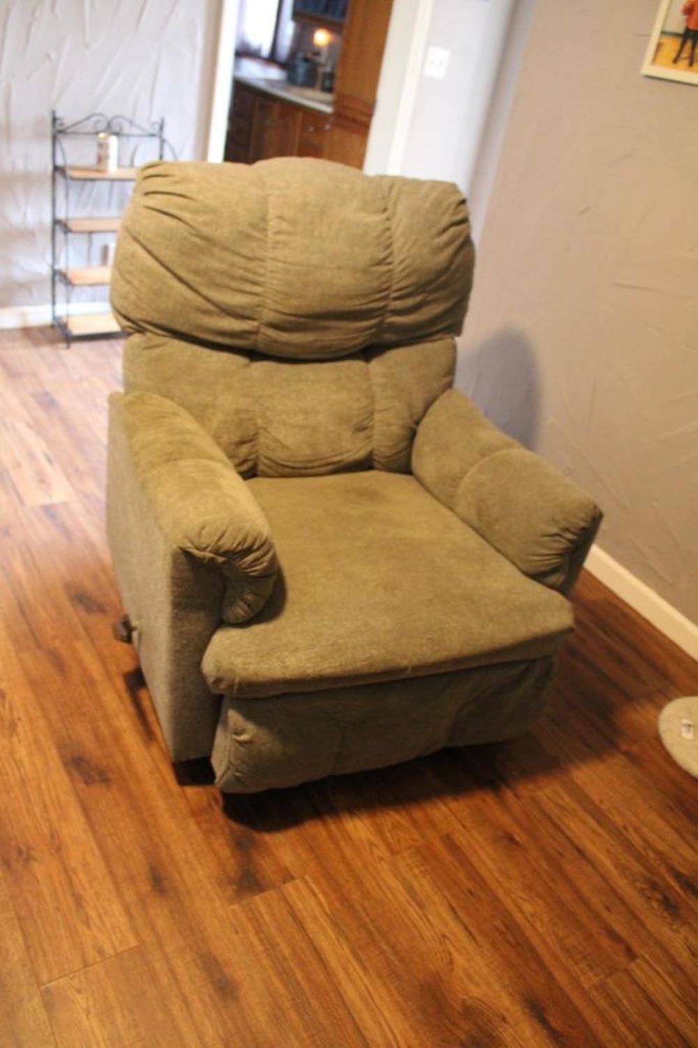 Lot 229: RECLINER