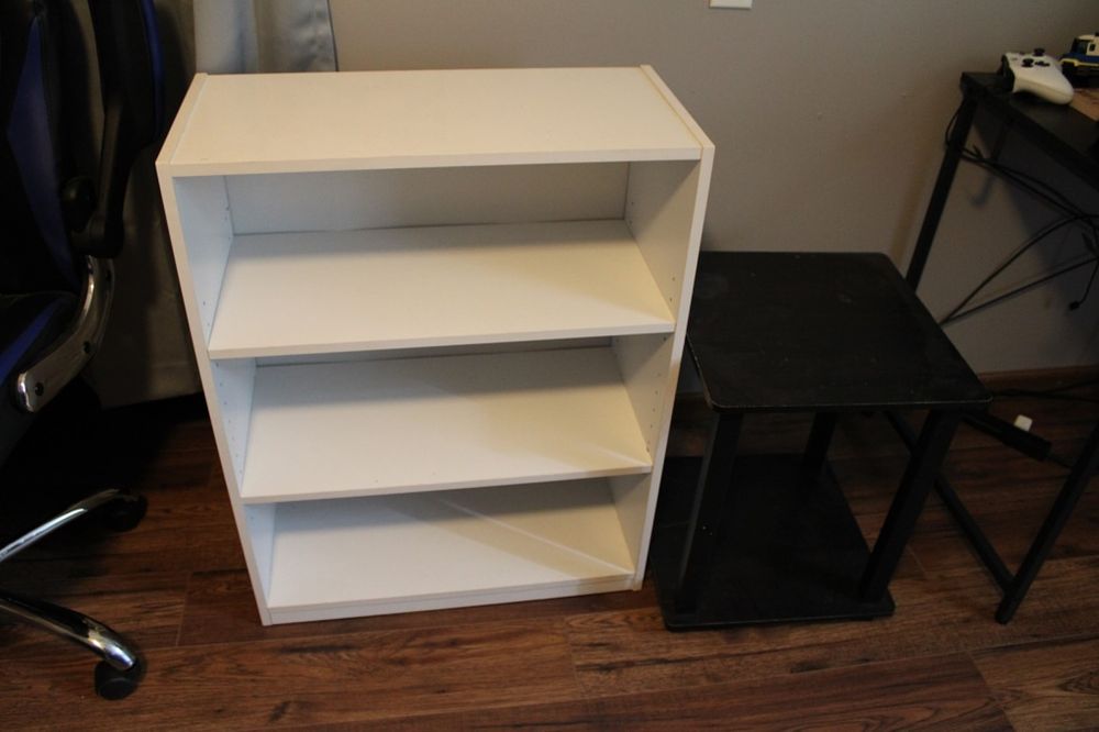 Lot 238: SHELVING UNIT- WHITE