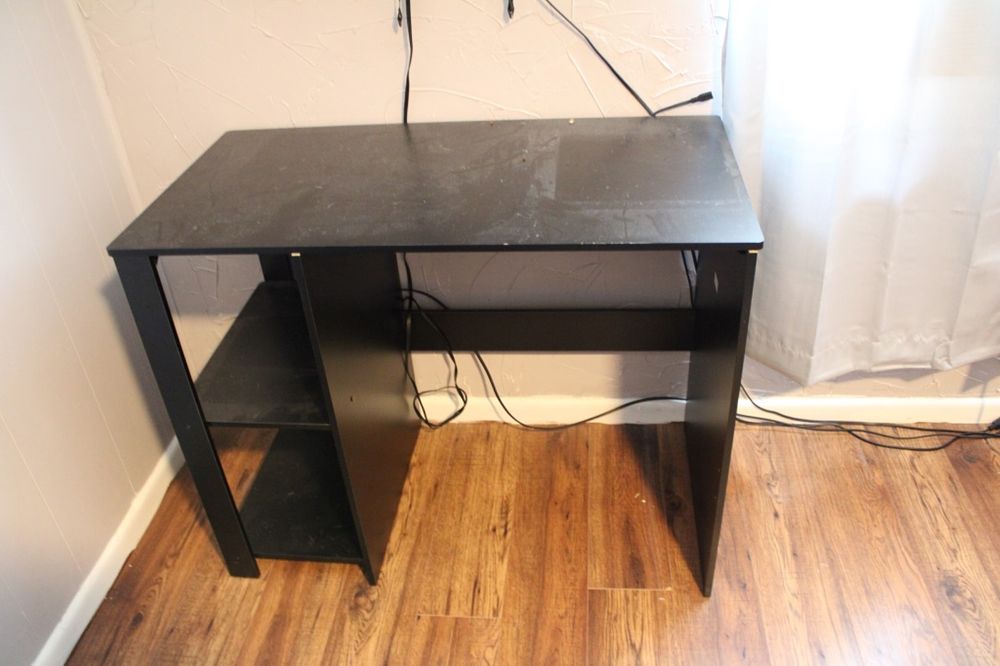 Lot 239: DESK