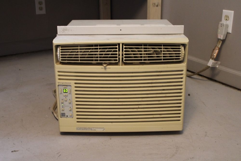 Lot 241: AIR CONDITIONER UNIT