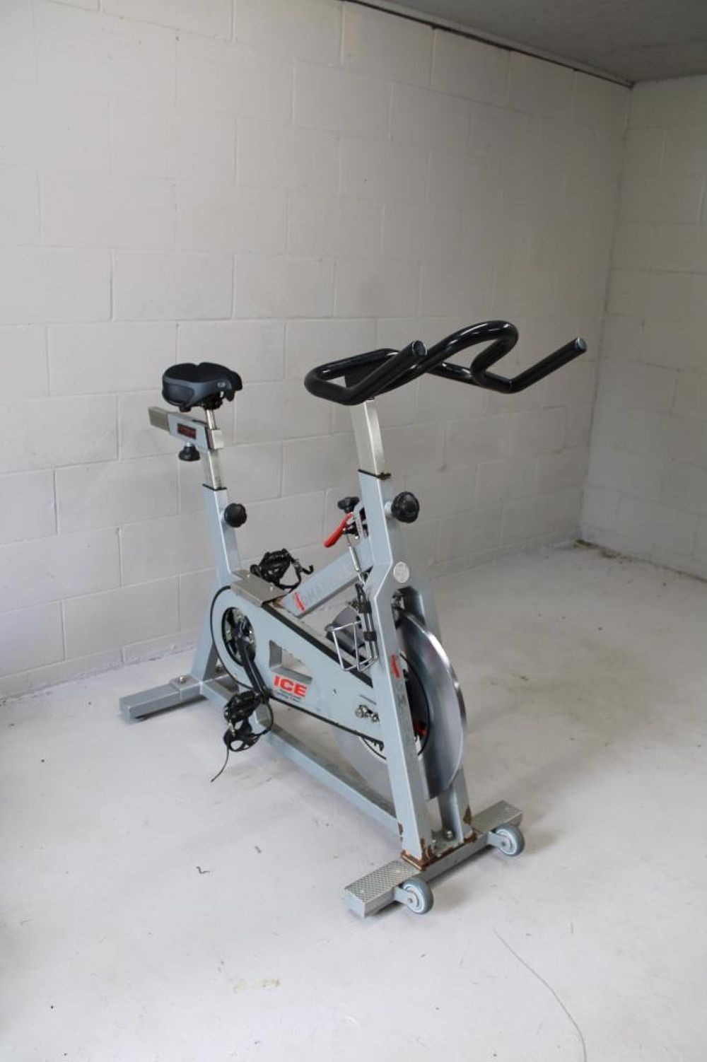 Lot 247: EXERCISE BIKE
