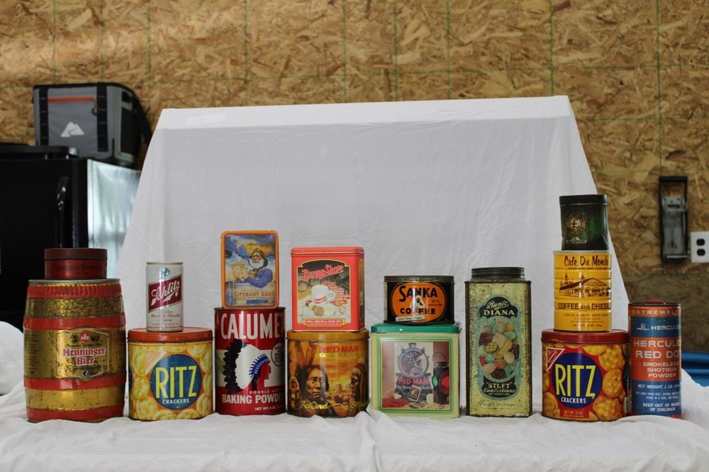 Lot 258: ADVERTISING FOOD TINS