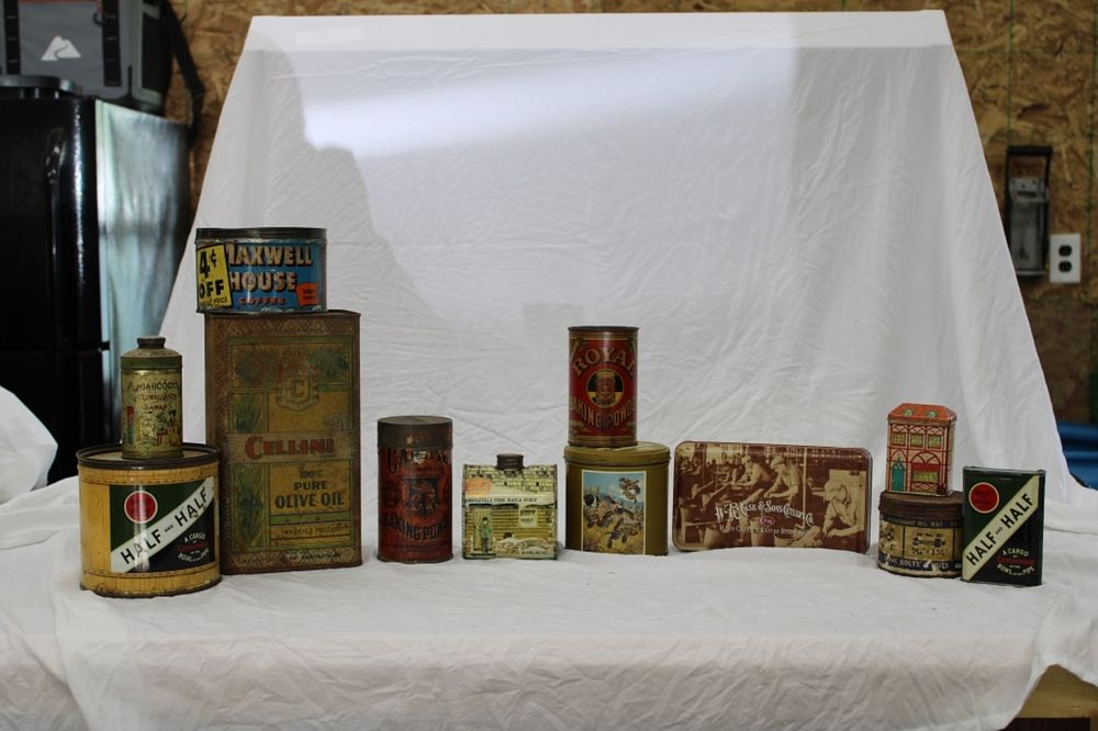 Lot 264: COFFEE TINS AND OTHER KITCHEN TINS