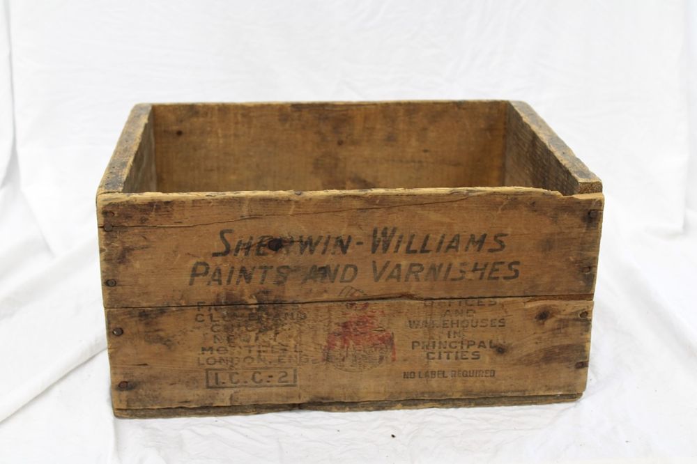 Lot 275: SHERWIN WILLIAMS ADVERTISING CRATE