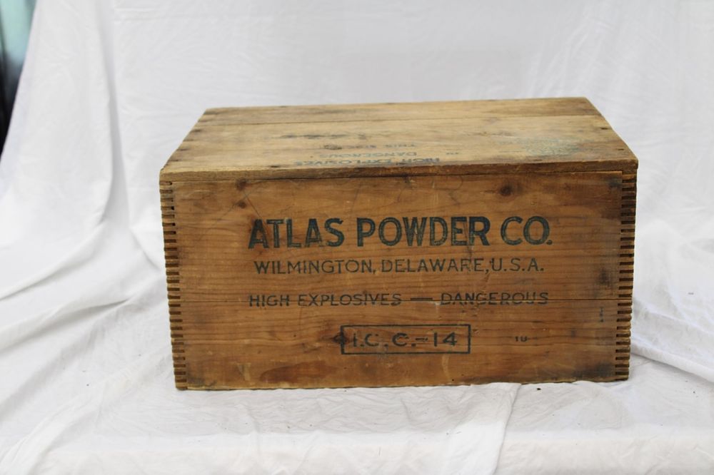 Lot 279: ATLAS POWDER CO CRATE