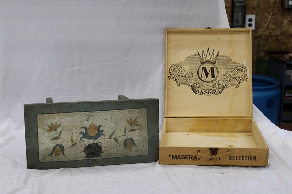 Lot 298: ADVERTISING BOXES