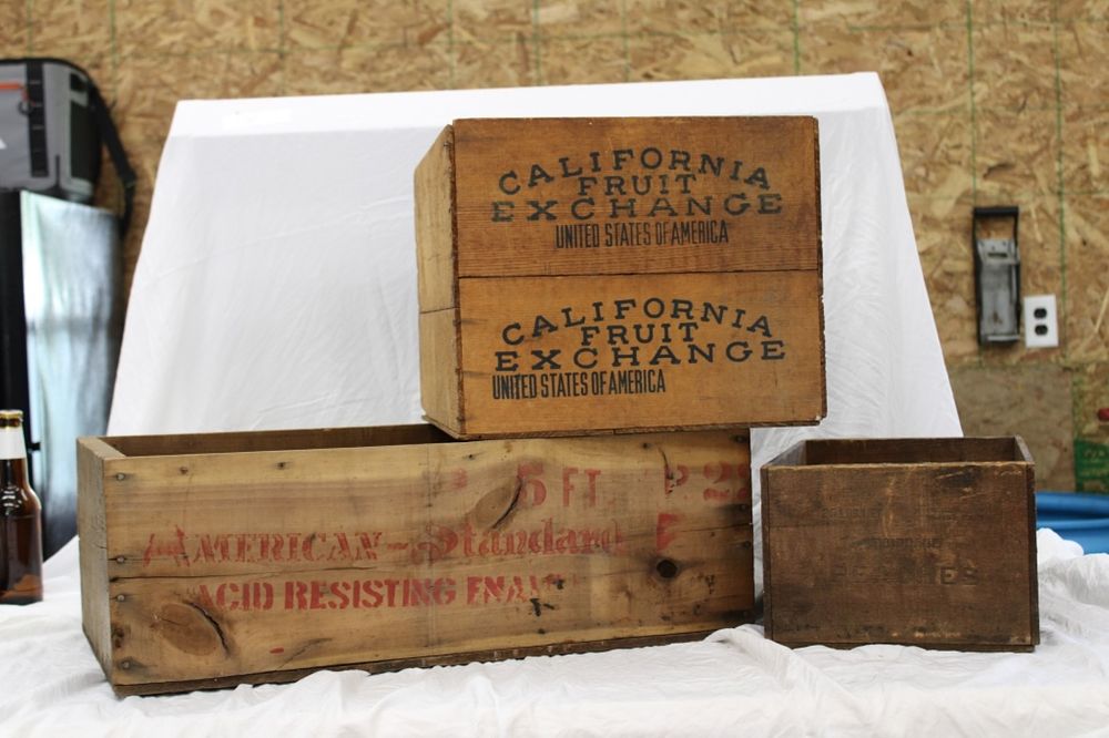 Lot 300: CALI FRUIT EXCHANGE CRATES