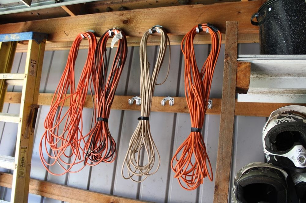 Lot 338: EXTENSION CORDS
