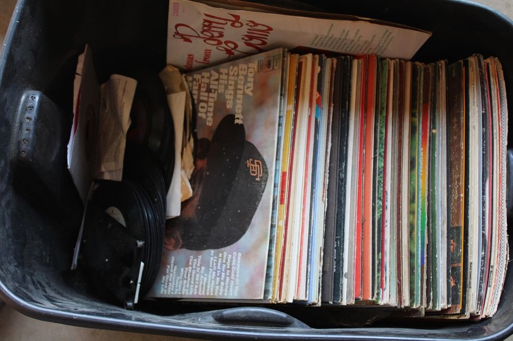 Lot 168: RECORDS-CHRISTMAS, COUNTRY, MORE
