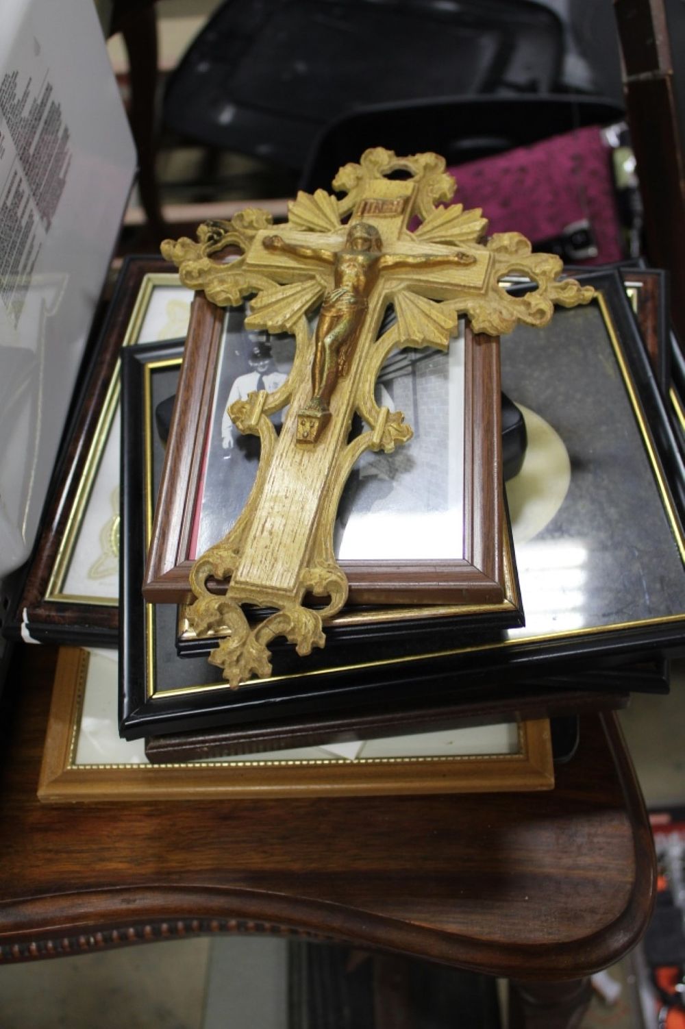 Lot 192: CROSS AND LAW ENFORCEMENT PHOTOS