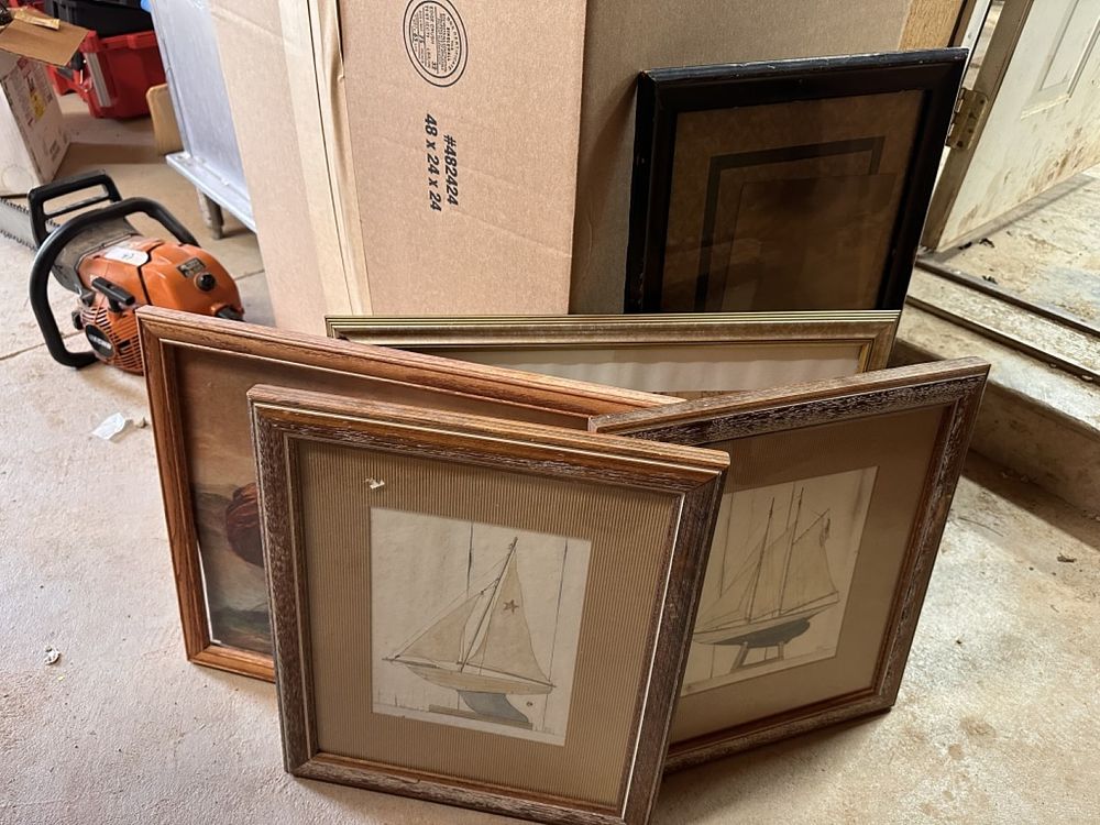 Lot 222: SAILBOAT DECOR