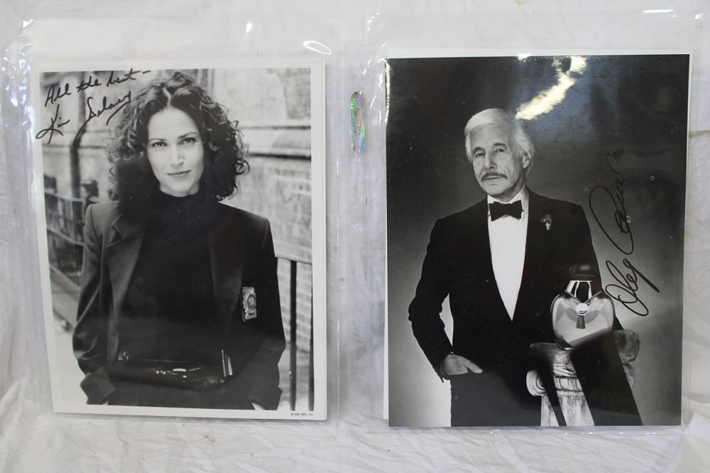 Lot 106H: AUTOGRAPH PICTURES