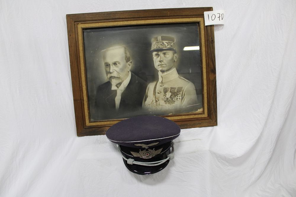 Lot 107D: OLD MILTARY PICTURE AND NAZ! HAT