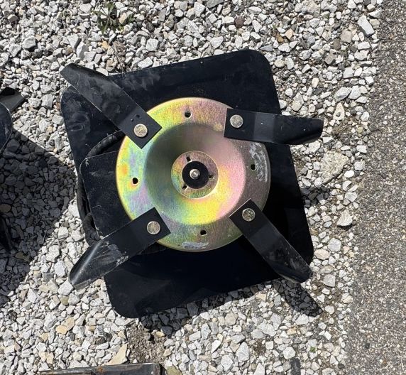Lot 166: NEW MINI EXCAVATOR HEAD TRIMMER