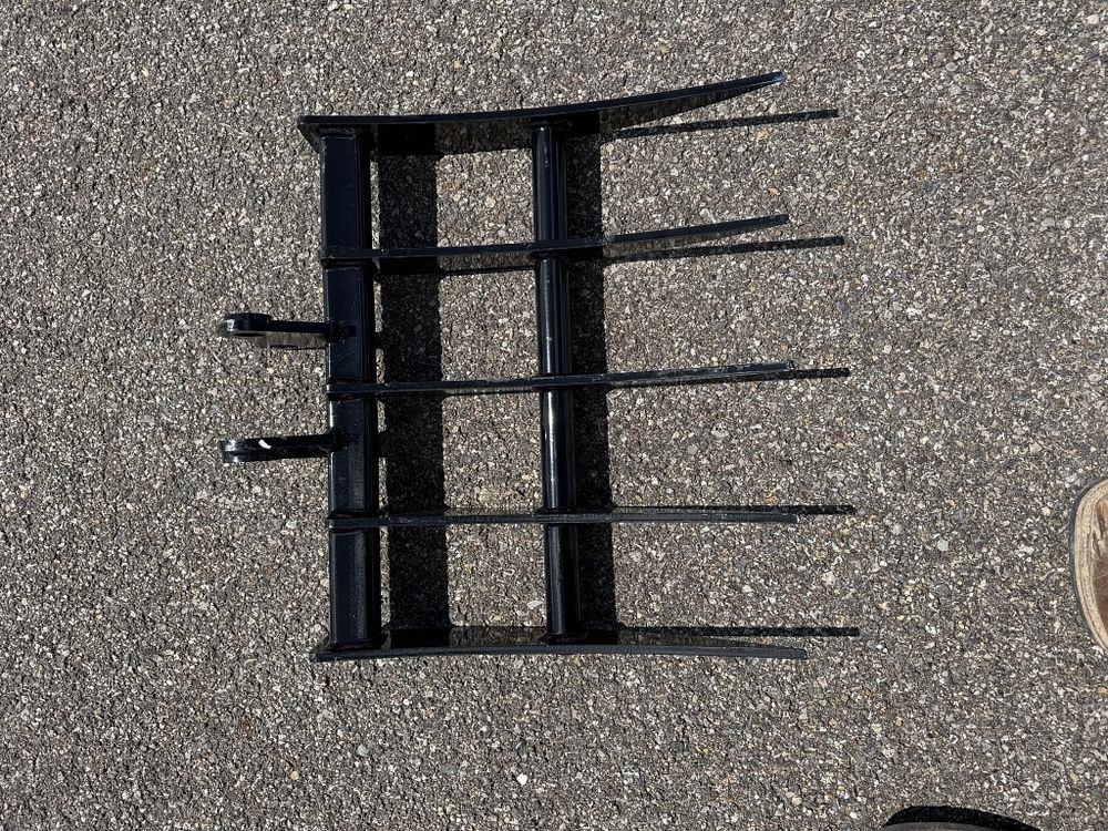 Lot 179: NEW EXCAVATOR RAKE ATTACHMENT