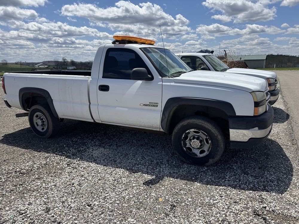 Lot 189: CHEVY 2500 DIESEL TRUCK