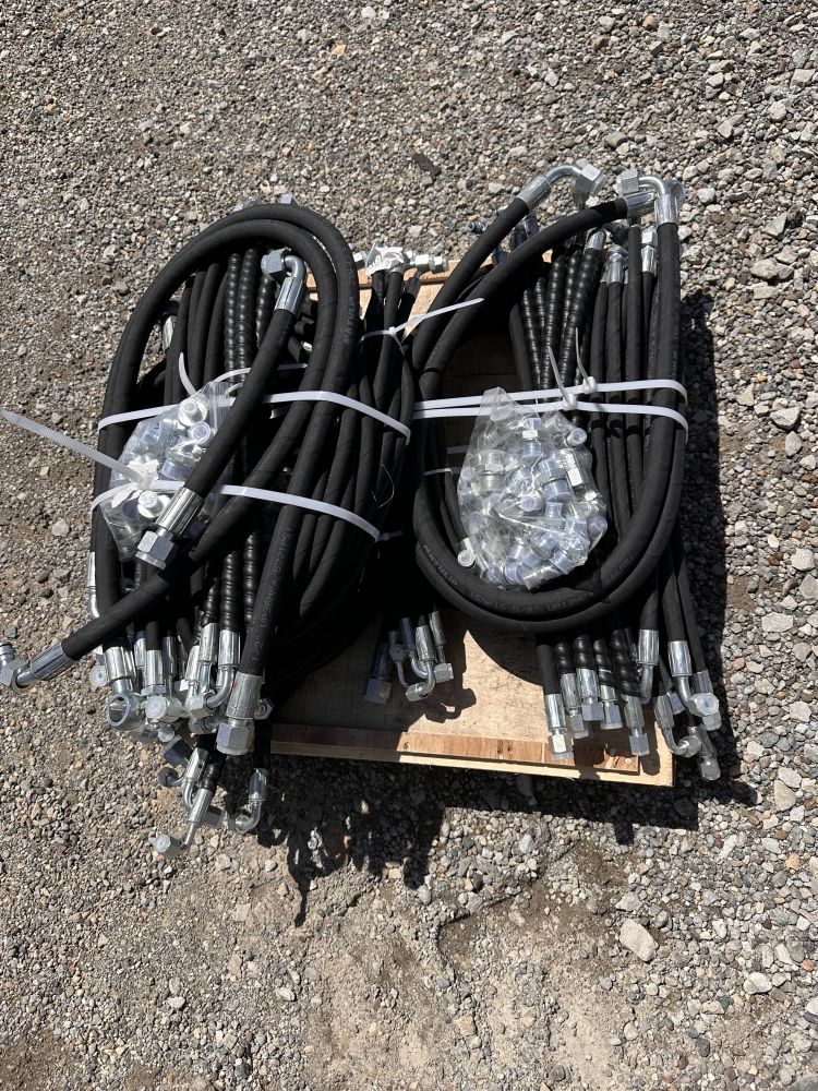 Lot 84c: HYDRAULIC HOSES