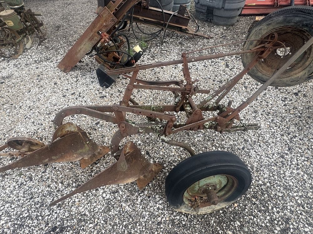 Lot 195: TWO BOTTOM PLOW