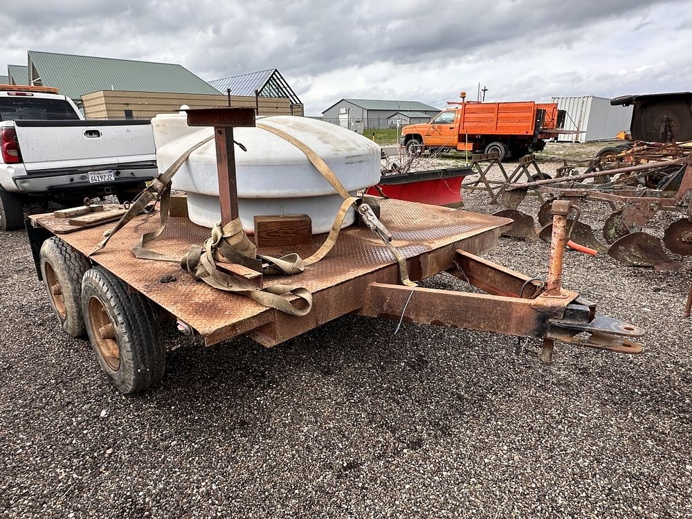 Lot 210: BUMPER PULL TRAILER WITH WATER TANK