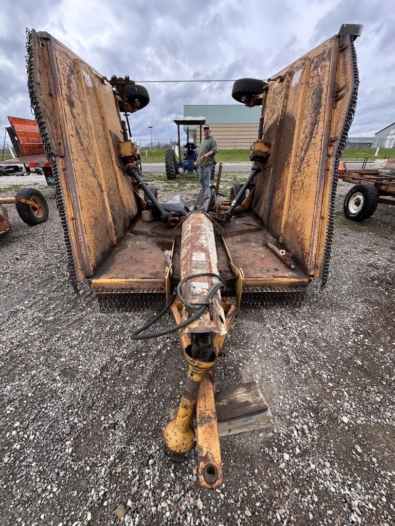 Lot 218: BATWING BRUSH HOG