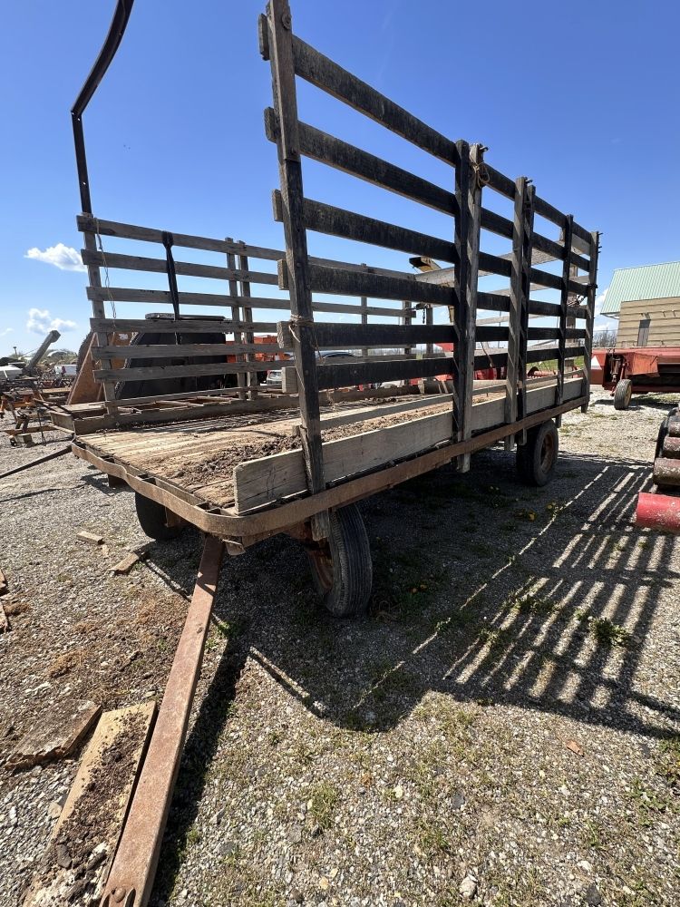 Lot 220: HAY WAGON