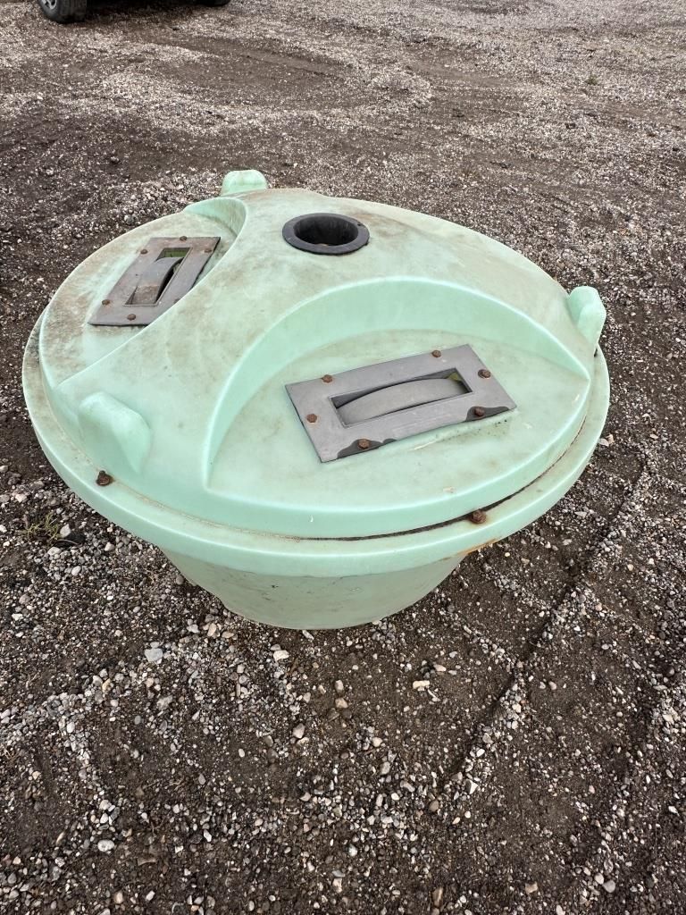 Lot 224: LIVESTOCK LICK TANK