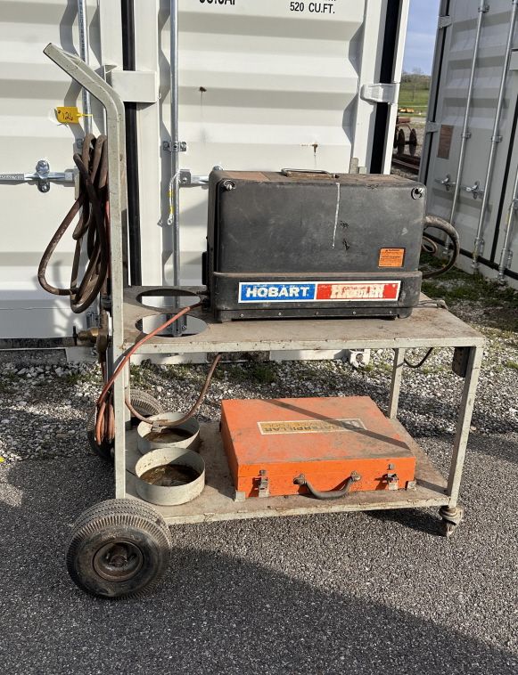 Lot 225: WELDING CART AND WELDER