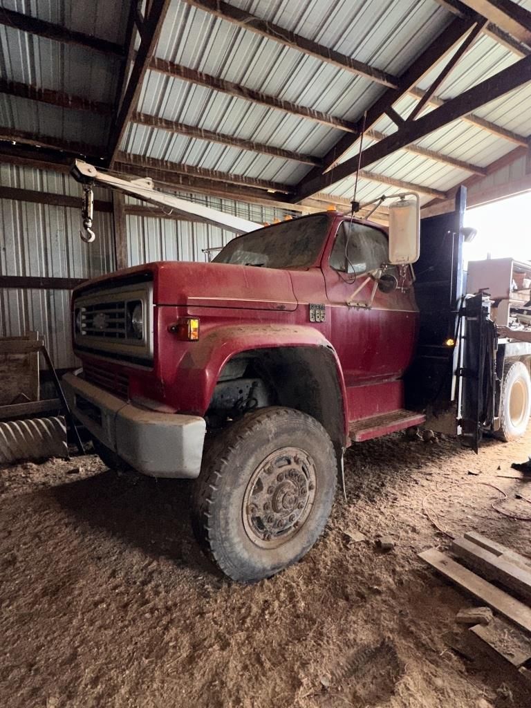 Lot 233a: CHEVY WELDING TRUCK