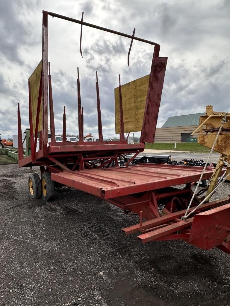 Lot 235: NEW HOLLAND SQUARE BALE STACKER