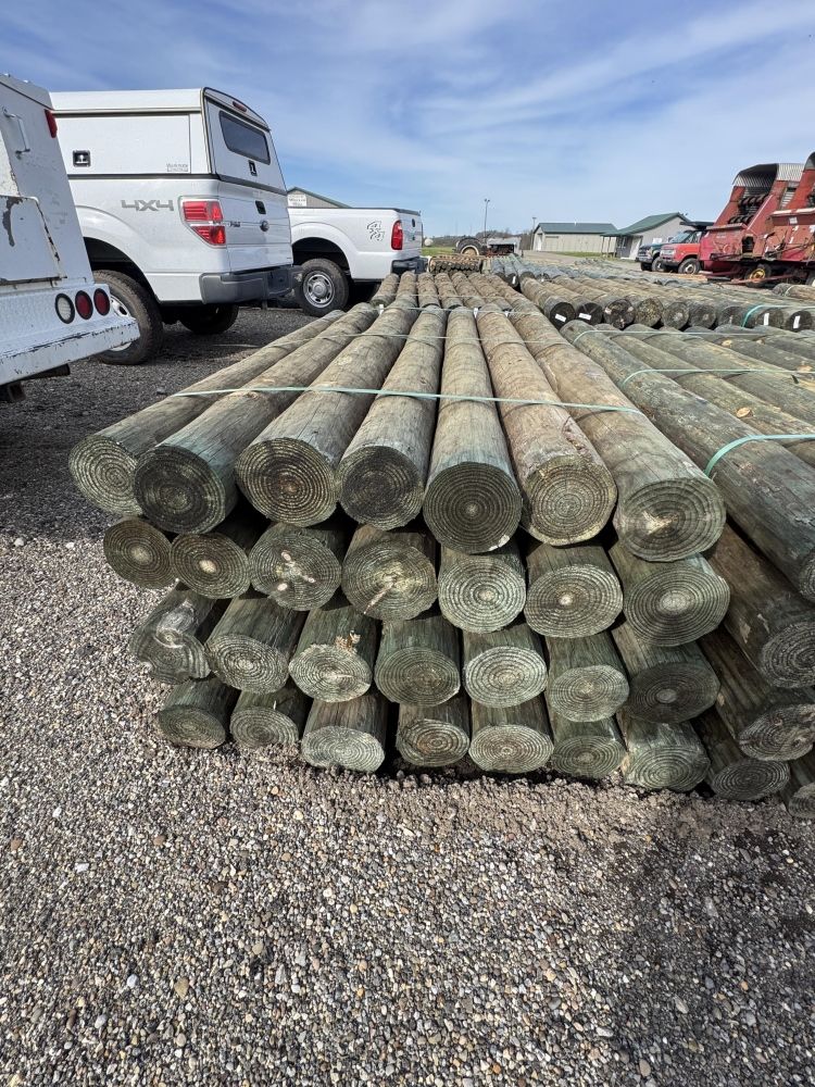 Lot 252: 6IN X 7FT FENCE POST BUNDLE