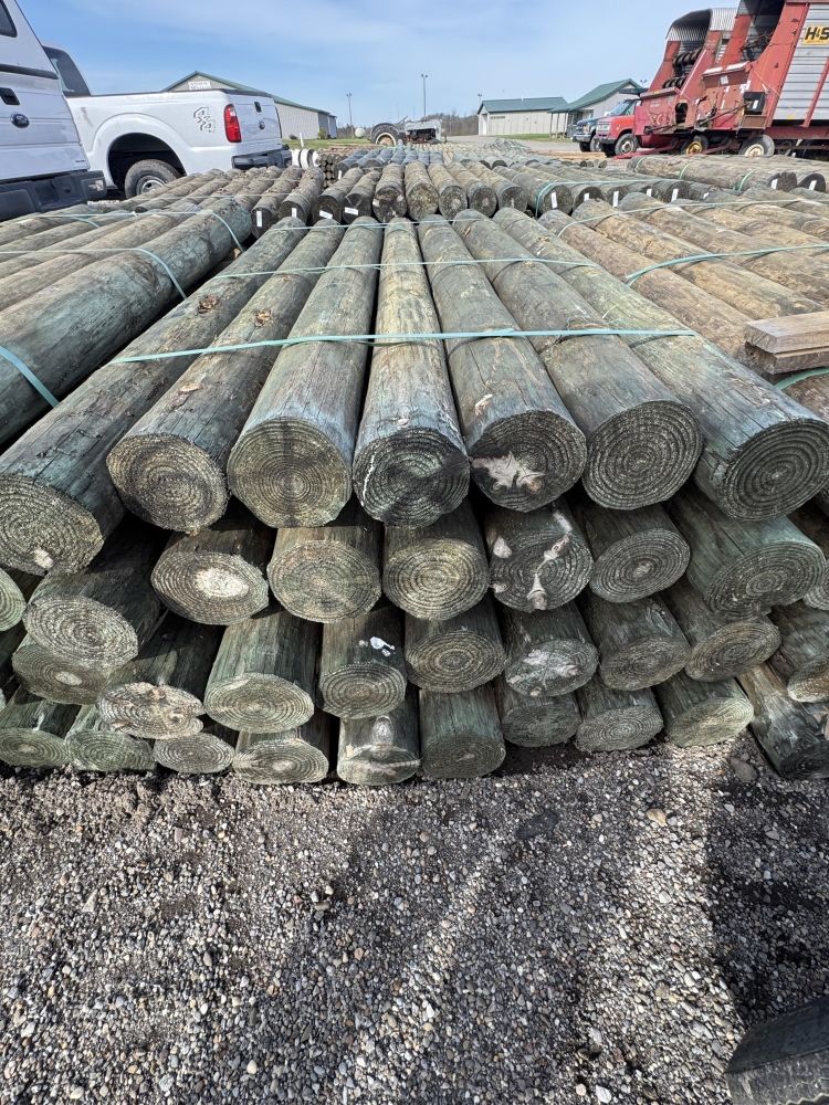 Lot 256: 6IN X 7FT FENCE POST BUNDLE