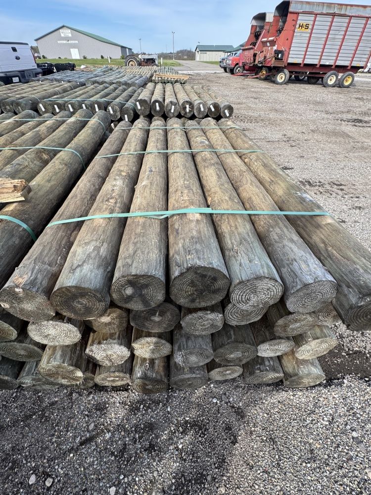 Lot 258: 6IN X 7FT FENCE POST BUNDLE