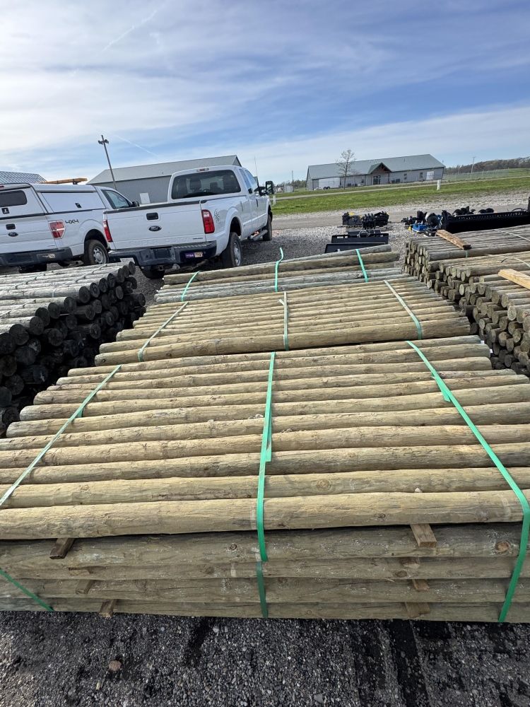 Lot 264: 3 1/2IN X 8FT FENCE POST BUNDLE