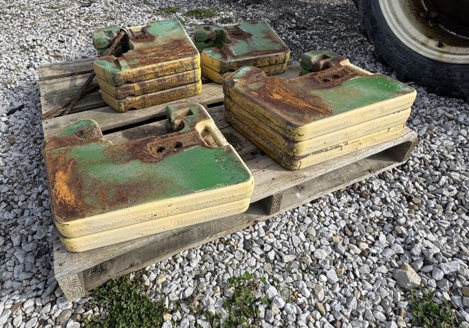 Lot 274: JOHN DEERE FRONT TRACTOR WEIGHTS