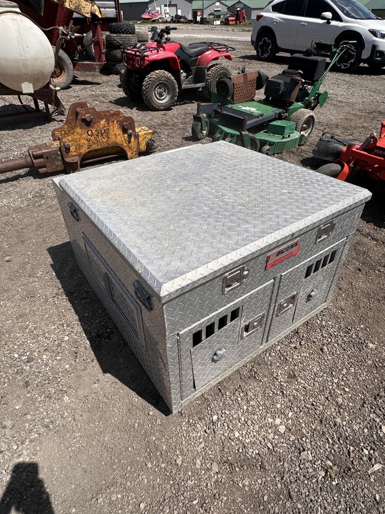 Lot 287: DOG BOX