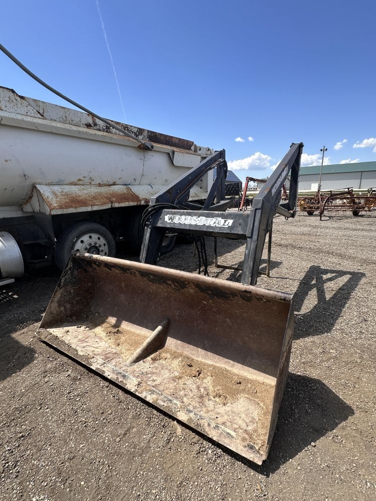 Lot 294: WOODS DUAL LOADER