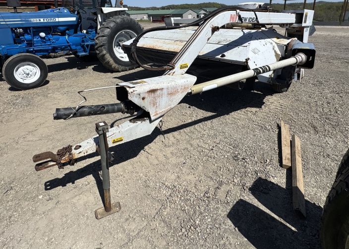 Lot 305: NEW IDEA 5209 HAYBINE
