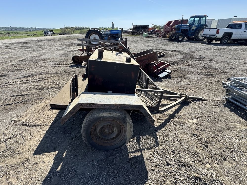 Lot 311: FUEL TRAILER