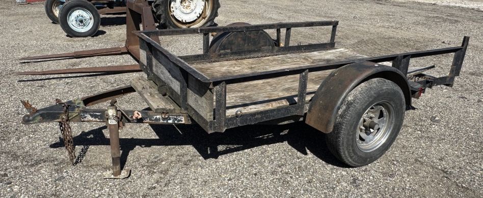 Lot 319: BP BLACK TRAILER