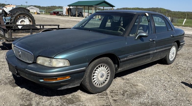 Lot 320: 1997 LE SABRE CAR