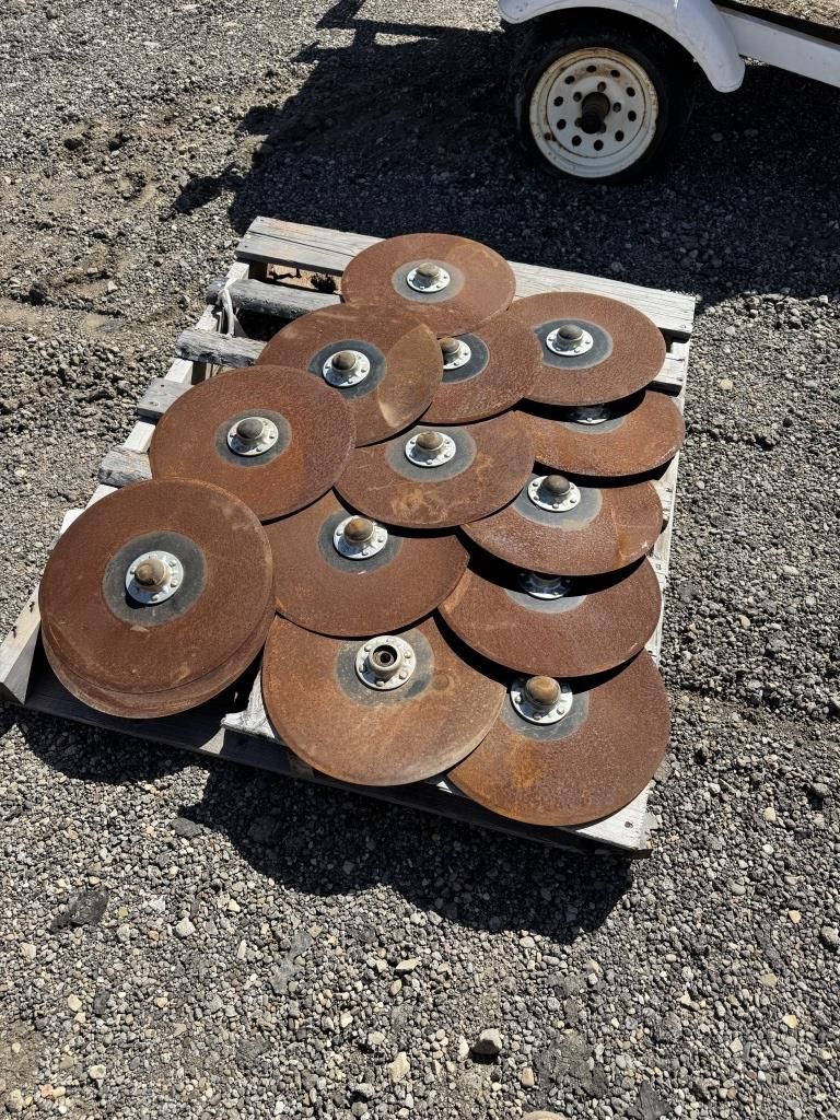 Lot 326: PALLET OF DISCS