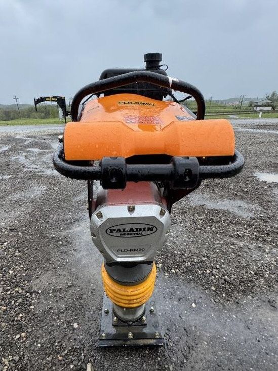Lot 339: JUMPING JACK COMPACTOR