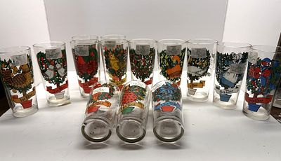 1 - BOX OF 12 DAYS OF CHRISTMAS GLASSWARE. BOX OF 12 DAYS OF CHRISTMAS COLLECTIBLE GLASSES, COMPLETE SET
