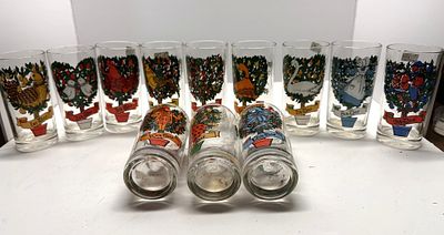 1 - BOX OF 12 DAYS OF CHRISTMAS GLASSWARE. BOX OF 12 DAYS OF CHRISTMAS COLLECTIBLE GLASSES, COMPLETE SET