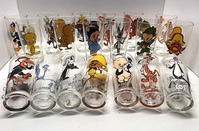 1 - BOX OF 1973 WARNER BROS COLLECTOR SERIES GLASSWARE. BOX OF 19 MICKEY MOUSE COLLECTIBLE GLASSES