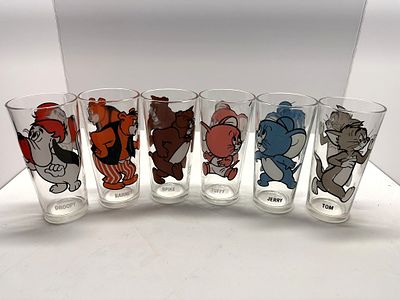 1 - TOM/JERRY CHARACTER THEMED GLASSWARE. BOX OF 6 WARNER BROS CHARACTER THEMED GLASSWARE SET
