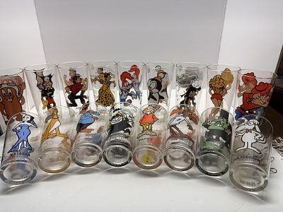 1 - BOX OF MISCELLANEOUS COLLECTOR SERIES GLASSWARE. BOX OF 17 GLASSES, P.A.T. WARD COLLECTOR