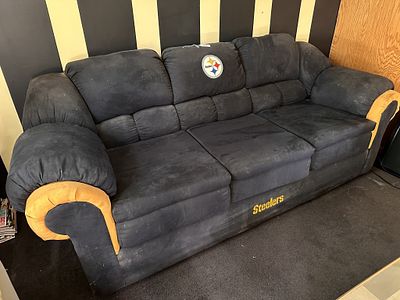 1 - PITTSBURGH STEELERS COUCH. LOGO- ALL BLACK