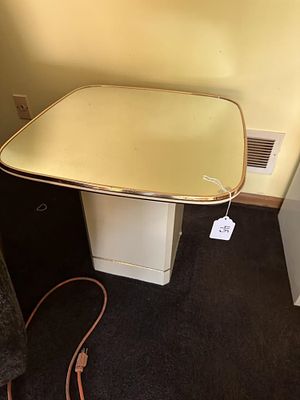 1 - COFFEE TABLE. GLASS