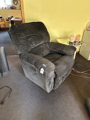 1 - BLACK CHAIR. ROCKING CHAIR